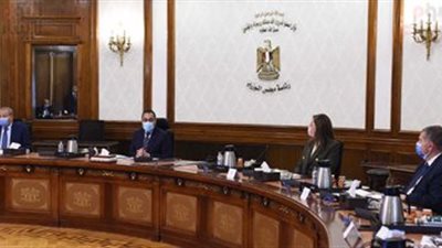 الحكومة تعلن تفعيل غرفة الأزمات بالوزراء لمتابعة حادث قطارى سوهاج