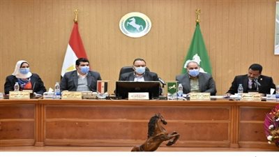 محافظ الشرقية يُشدد على غلق المعابر غير القانونية على خطوط السكك الحديدية