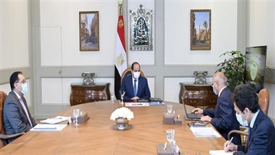 الرئيس السيسي يوجه بتطوير منظومة خدمات النقل البحري