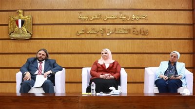 القباج تشهد ندوة 