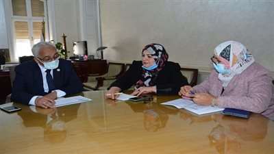 مناقشة السلوكيات المهنية التي تتطلبها المرحلة الحالية لمديري المدارس