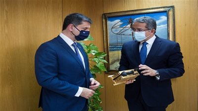 وزير السياحة يلتقى نظيره اليونانى خلال زيارته لمصر