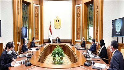 الرئيس السيسي يتابع خطوات تطوير قطاعي صناعة الأسمنت والحديد والصلب
