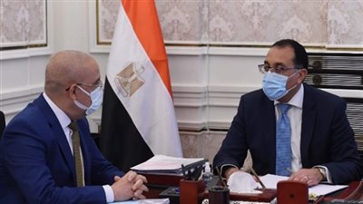 مدبولي يتابع مع وزير الإسكان موقف المشروعات المقرر افتتاحها رئاسيا