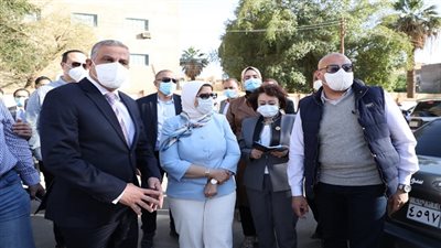 وزيرة الصحة تناشد أهالي الصعيد بالتسجيل والحصول على لقاح فيروس كورونا 
