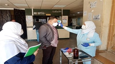الحفناوى يتفقد طوارئ الباطنه  بمستشفي السويس العام