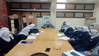 الحفناوي يعقد إجتماعاً بفرق التمريض لتحسين ورفع كفاءة الأداء