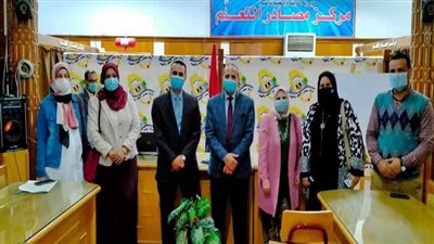 وكيل وزارة الصحة يلقى محاضرة عن اهمية التطعيم بلقاح كورونا بمديرية التربية والتعليم بالفيوم