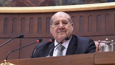 رئيس مجلس الشيوخ يهنئ الرئيس السيسي بذكرى تحرير سيناء