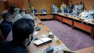 الحكومة الليبية تبحث ملف نازحى بنغازى لتوفير الاحتياجات العاجلة 