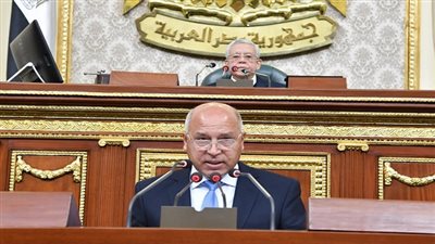 وزير النقل: أطفال يفككون مسامير القضبان مما يؤدى لانقلاب القطارات