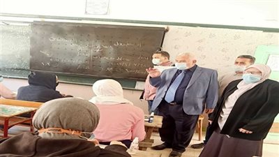 وكيل تعليم الإسكندرية يتفقد سير ثاني أيام امتحانات النقل