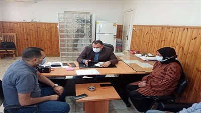 الحفناوى يبحث مع مدير حميات السويس المعوقات التي تواجه المستشفى 