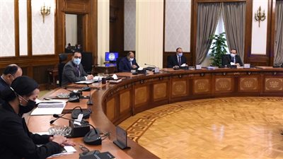 مدبولي: حظر أى احتفالات أو فعاليات وغلق المولات والمقاهى المخالفة