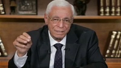 حسام موافي يحدد الفائدة الوحيدة للتدخين