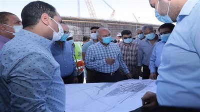 وزير النقل يتابع أعمال تنفيذ القطار الكهربائي الخفيف (LRT) 