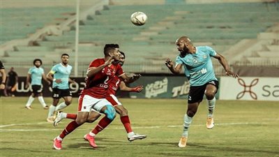 إيقاف حكم الفيديو في مباراة الأهلي والمحلة شهرا