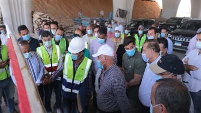 وزير النقل يتفقد مشروع تطوير طريق المعاهدة 