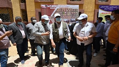 وزير الإسكان ومحافظ أسوان يتفقدان مشروعات الشريط النهرى السياحى