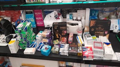 ضبط كميات من الأدوية المهربة الممنوع تداولها بصيدليات السويس