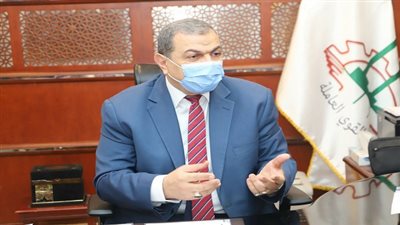 القوي العاملة: توفير 335 فرصة عمل للمصريين راغبي نقل الكفالة بالسعودية