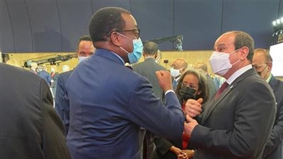 الرئيس يلتقي عددًا من الزعماء الأفارقة المشاركة بمؤتمر دعم السودان