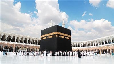 توقيف شخص حاول اقتحام منبر الحرم المكي خلال خطبة الجمعة