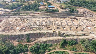 وزير الإسكان يتابع تنفيذ سد تنزانيا 