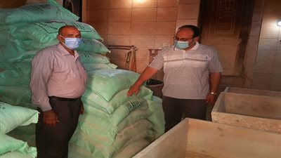 ضبط ١١ شيكارة دقيق بلدى مدعم بمركز أجا دقهلية 