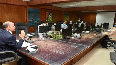 رئيس جامعة الأقصر يناقش عددا من الموضوعات مع أعضاء هيئة التدريس بكلية الآثار 