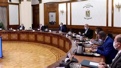 مدبولي يتابع موقف مشروعات وزارتى الكهرباء والبترول ضمن 