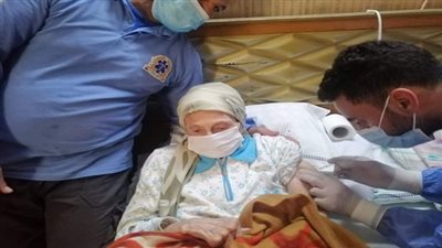 صحة الدقهلية تقدم خدمة التطعيم المنزلي ضد فيروس كورونا لغير القادرين على الحركة