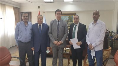 حسين زين يلتقى برؤساء النقابات العمالية بالوطنية للإعلام