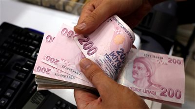 الليرة التركية تبلغ قاعا جديدا عند 8.6 للدولار‎