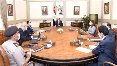 الرئيس السيسى يستعرض خطة الدولة الاستراتيجية فى مجال محطات تحلية مياه البحر