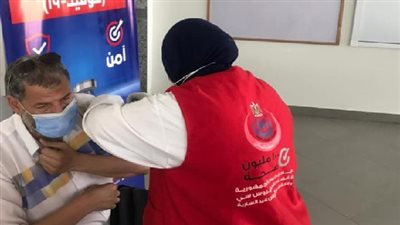  تطعيم العاملين بمديرية التربية والتعليم  بالسويس بلقاح كورونا 