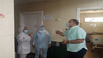 الحفناوي يتفقد سير العمل بمستشفي السويس العام 