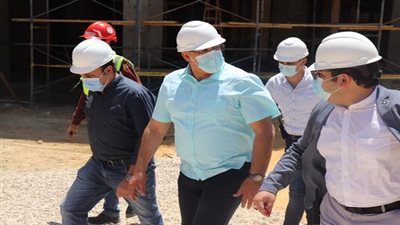 قيادات الصحة بالسويس تتفقد أضخم صرح طبي بشمال مصر 