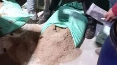 لإيهام رجال الضبط القضائي.. ضبط صاحب مخبز بملئ أجولة الدقيق بالرمال 