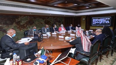 وزير النقل يشارك في اجتماع اللجنة البنية التحتية للنقل واللوجيستيات