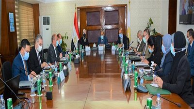 3 وزراء ومحافظ القليوبية يبحثون آليات تطوير المناطق العشوائية الصناعية بالمحافظة