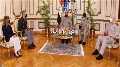  وزير الدفاع يلتقى قائد الحرس الوطنى الأمريكى خلال زيارته الرسمية لمصر 