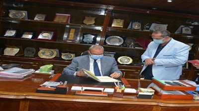 محافظ القليوبية ومدير تعليم القليوبية يتابعان الاستعدادات لاستقبال 34 ألف طالب وطالبة لأداء إمتحانات الثانوية العامة 