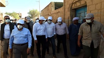 رئيس الوزراء يتفقد مدينة أسوان الجديدة