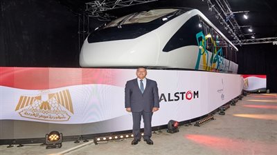 وزير النقل المصري يفتتح خط إنتاج المونوريل بمدينة ديربي البريطانية