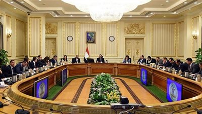 الحكومة توافق على تعريفة بيع الكهرباء لمحطات شحن السيارات