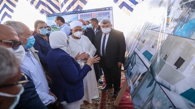 وزيرة الصحة تلتقي فضيلة الإمام الأكبر شيخ الأزهر الشريف بمدينة القرنة