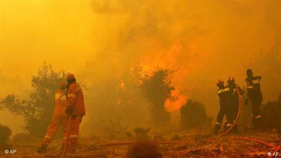 حرائق غابات اليونان تخرج عن السيطرة
