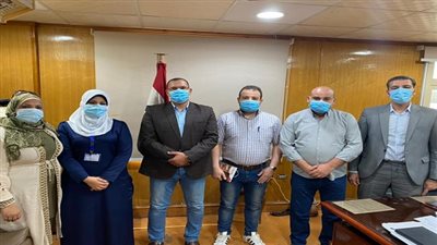 وكيل صحة السويس يكرم الفريق الطبي المعالج لمصابي أتوبيس السخنة 