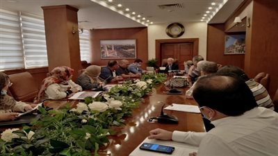 محافظ بورسعيد يتابع أعمال توصيل المرافق لمستشفى الصحة النفسية والجامعة بالضواحى